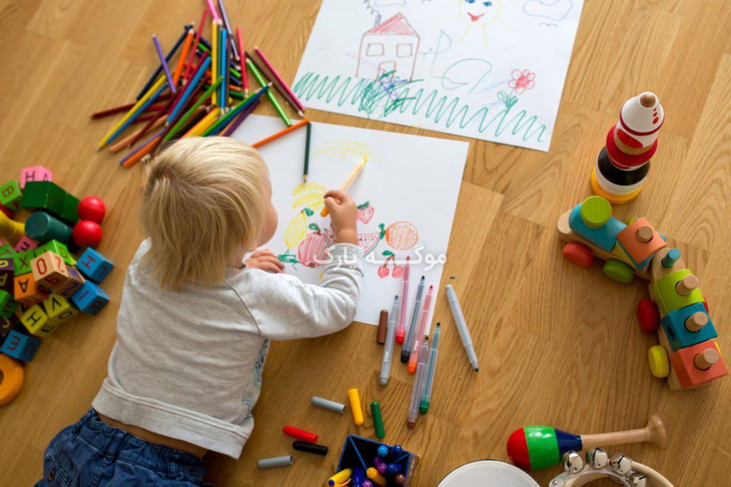   آموزش نقاشی به کودکان دو ساله-موگه پارک
